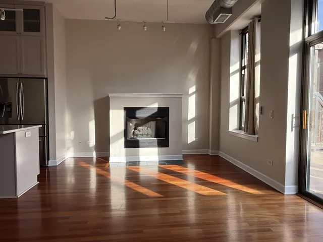 $3,200 | 1301 West Madison Street, Unit 213, Chicago, IL 60607