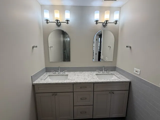 $3,200 | 1301 West Madison Street, Unit 213, Chicago, IL 60607