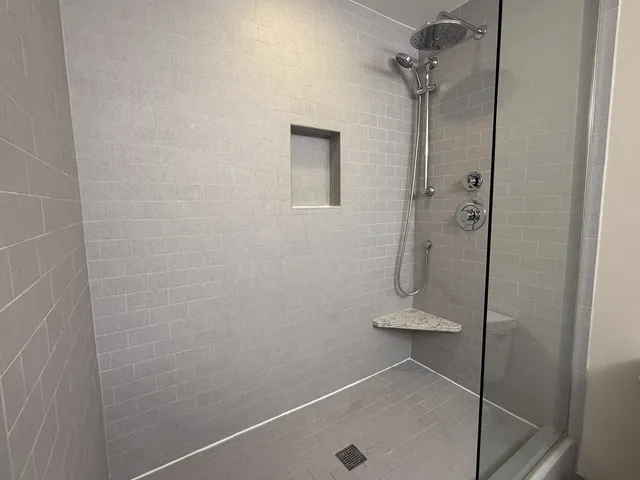 $3,200 | 1301 West Madison Street, Unit 213, Chicago, IL 60607