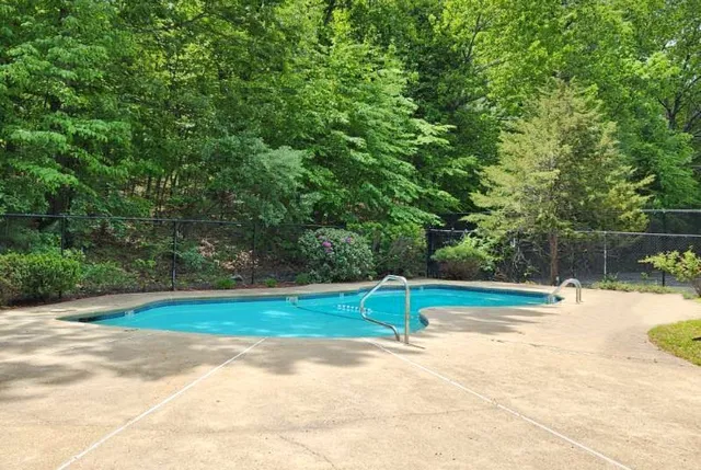 a view of a tennis court