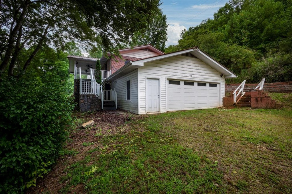 102 Valley View Road Franklin, NC 28734 - Photo 9 of 43 Gallery Image 9