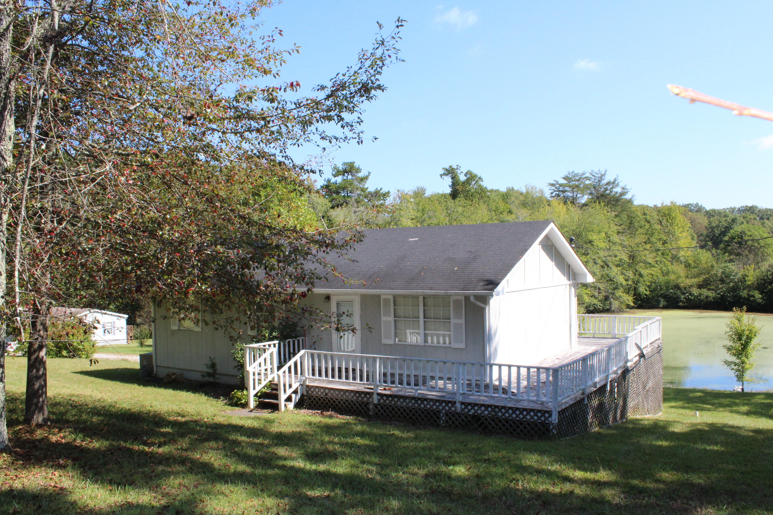 1106 Woodlawn Road Jamestown, TN 38556 - Photo 1 of 23 001