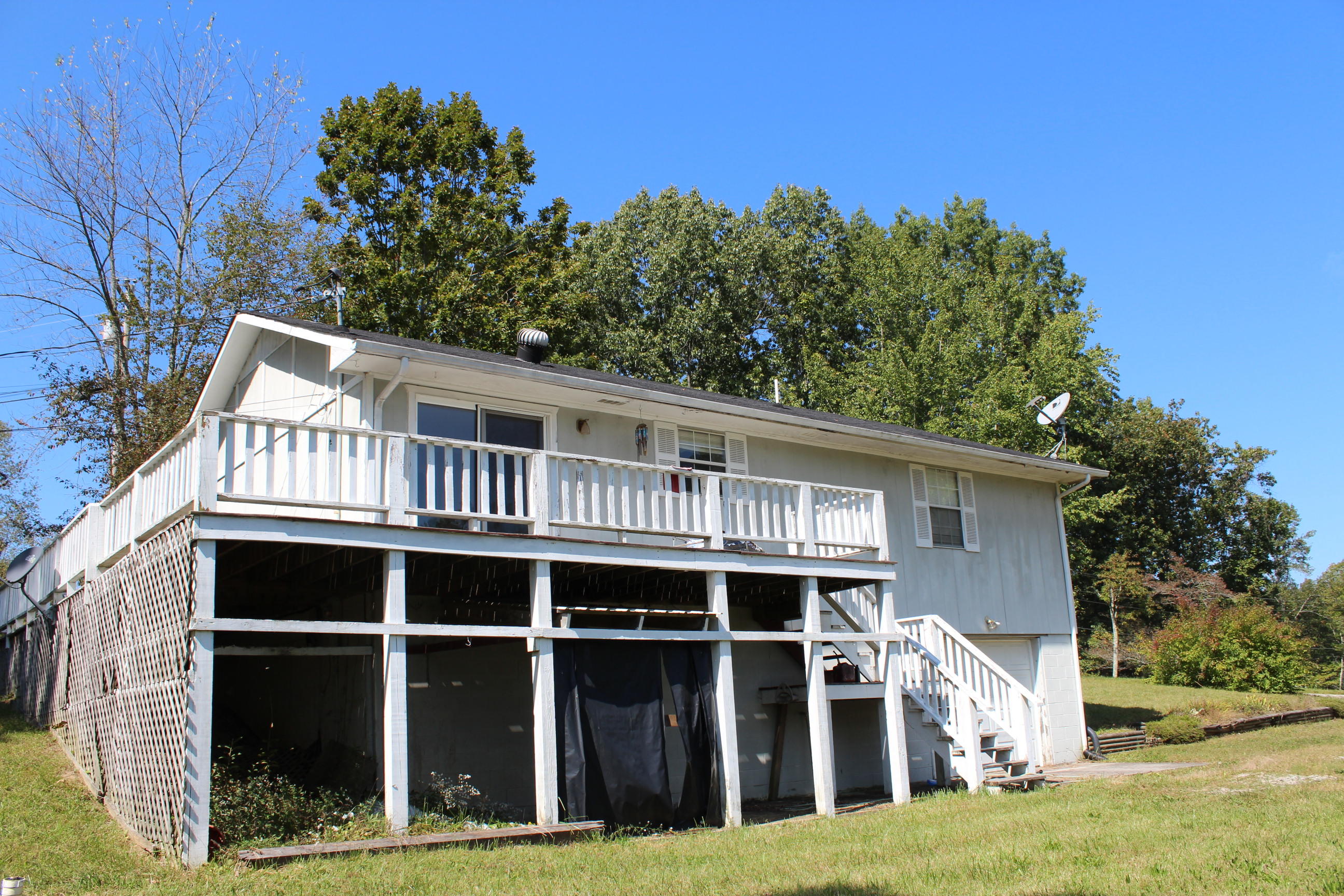 1106 Woodlawn Road Jamestown, TN 38556 - Photo 3 of 23 003