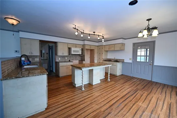 $269,000 | 13100 East Hwy H, Stockton, MO 65785