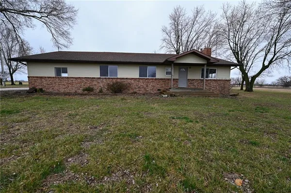 $269,000 | 13100 East Hwy H, Stockton, MO 65785