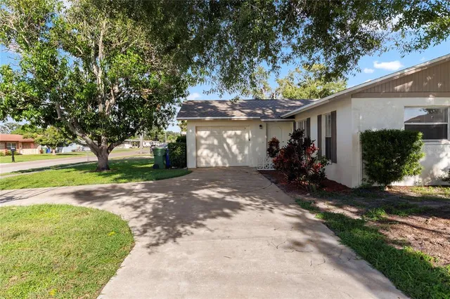 $387,500 | 2813 20th Avenue West, Bradenton, FL 34205