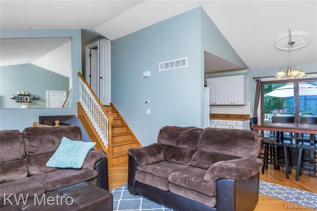 771 Kentucky Drive Rochester Hills, MI 48307 - Photo 4 of 22