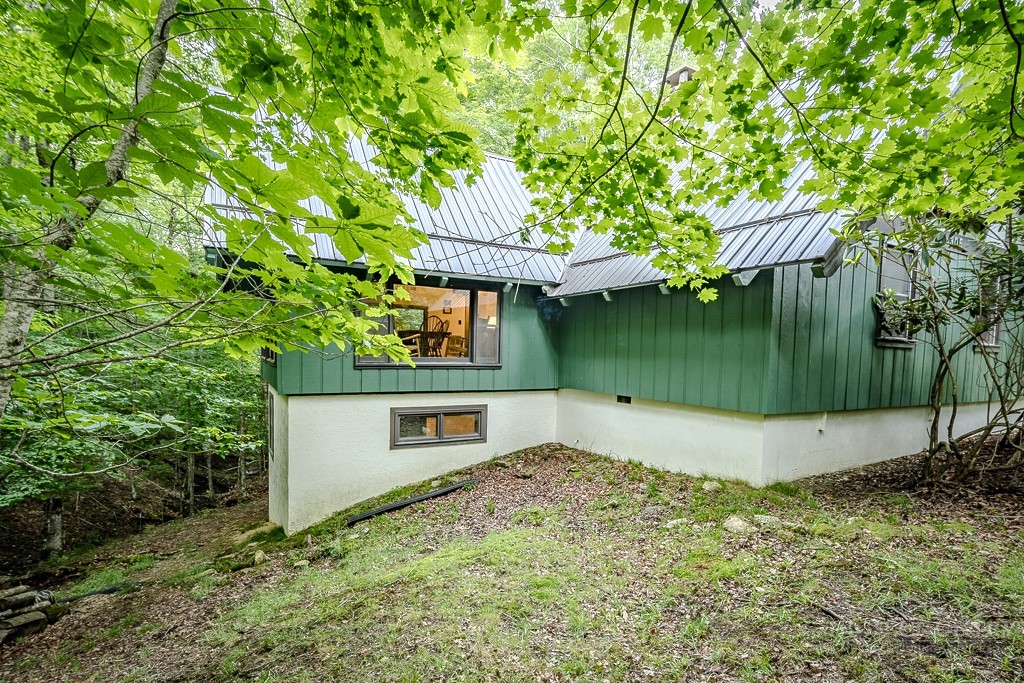 305 Charter Hills Road Beech Mountain, NC 28604 - Photo 4 of 38