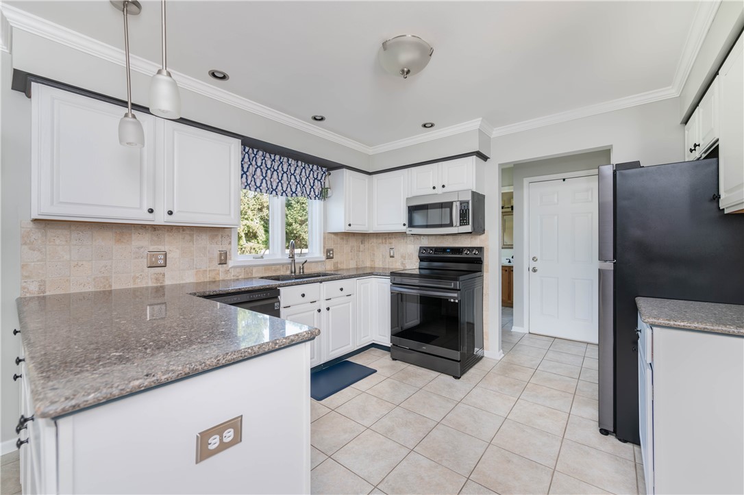 34 Torrey Pine Drive Greece, NY 14612 - Photo 12 of 48