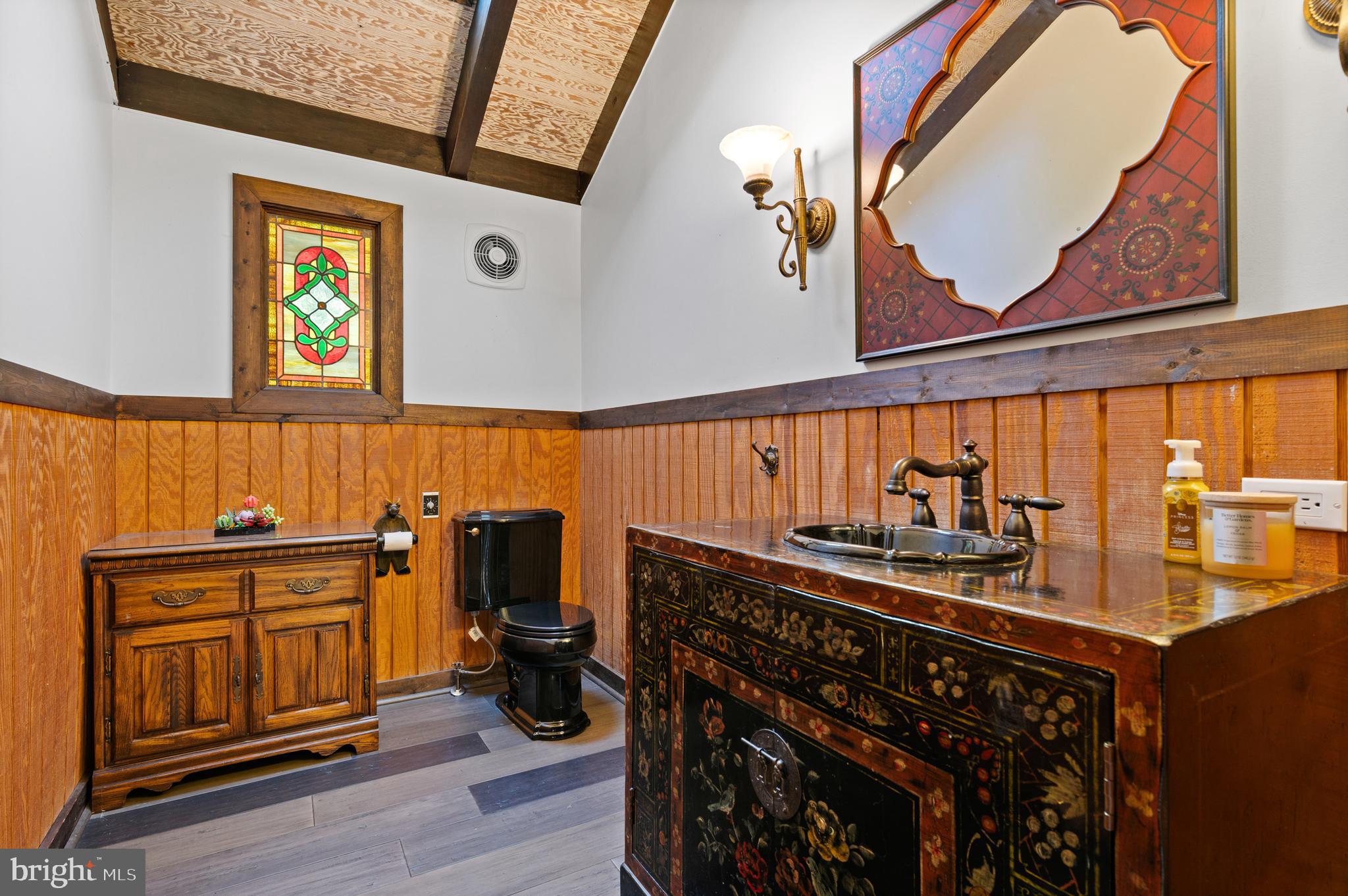 2436 Warm Springs Road Shenandoah Junction, WV 25442 - Photo 27 of 123 Hall bath