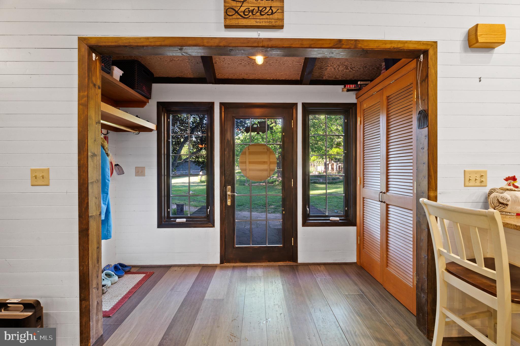 2436 Warm Springs Road Shenandoah Junction, WV 25442 - Photo 8 of 123 Entryway