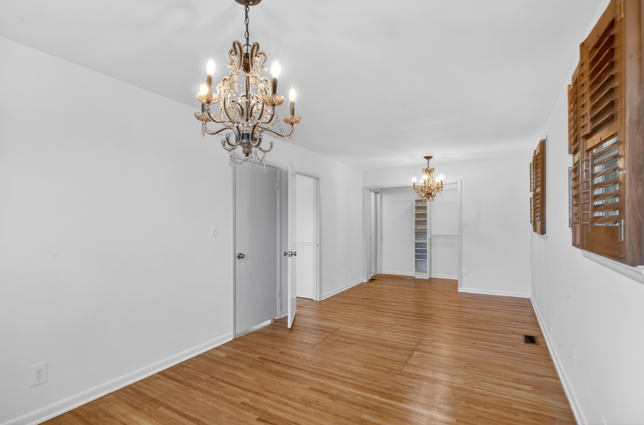 758 Moormans Arm Road Nashville, TN 37207 - Photo 33 of 35 a view of a chandelier in a room