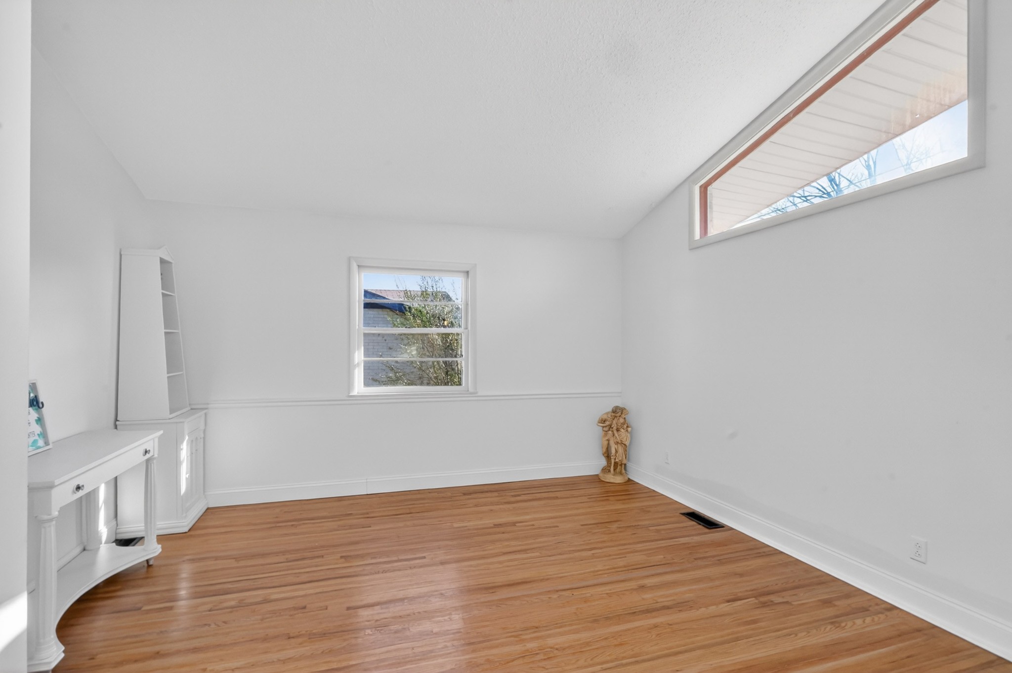 758 Moormans Arm Road Nashville, TN 37207 - Photo 6 of 35 a view of empty room with wooden floor