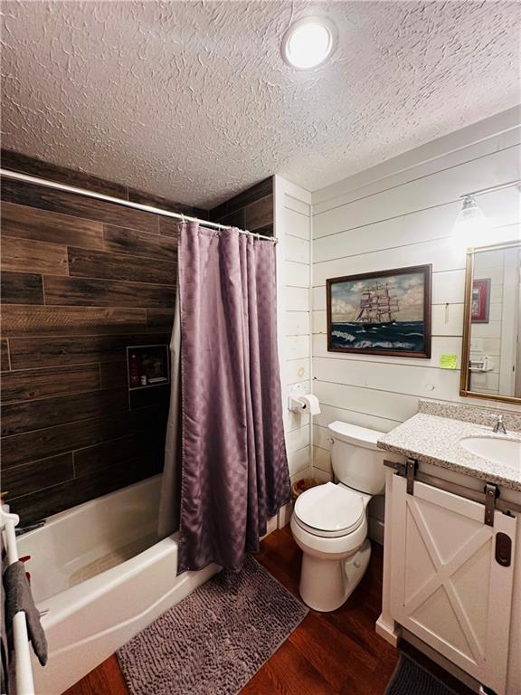 368 Dixon Road Demorest, GA 30535 - Photo 47 of 67 a bathroom with a sink a toilet a mirror and shower