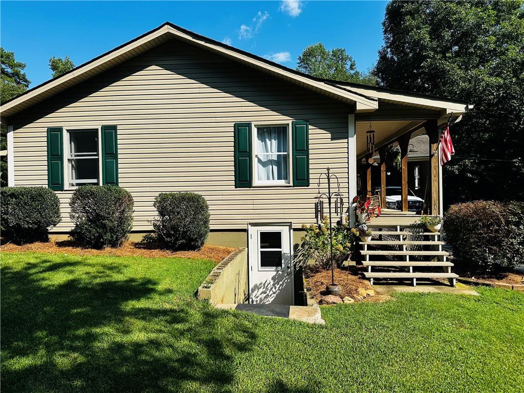 368 Dixon Road Demorest, GA 30535 - Photo 5 of 67 a front view of a house with a yard