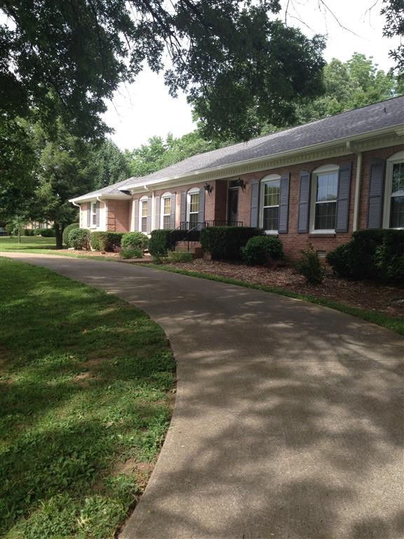 310 Robinhood Road Brentwood, TN 37027 - Photo 3 of 23