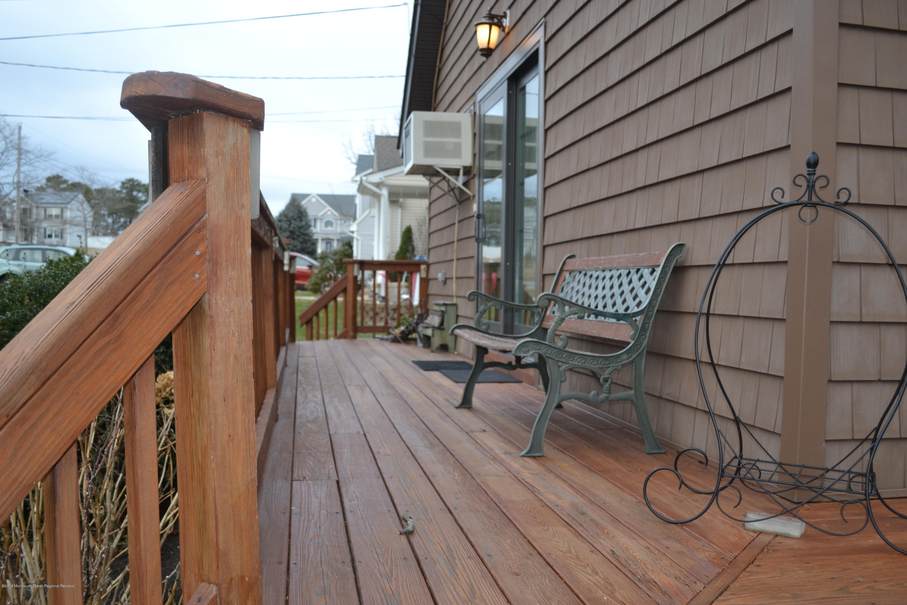 109 Bark Road Manahawkin, NJ 08050 - Photo 3 of 33 2018-01-15 15.25.37