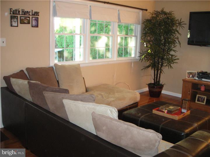 100 Cliffwood Road Philadelphia, PA 19115 - Photo 4 of 22