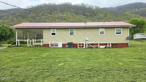 $160,000 | 2704 East 6th Street, Big Stone Gap, VA 24219