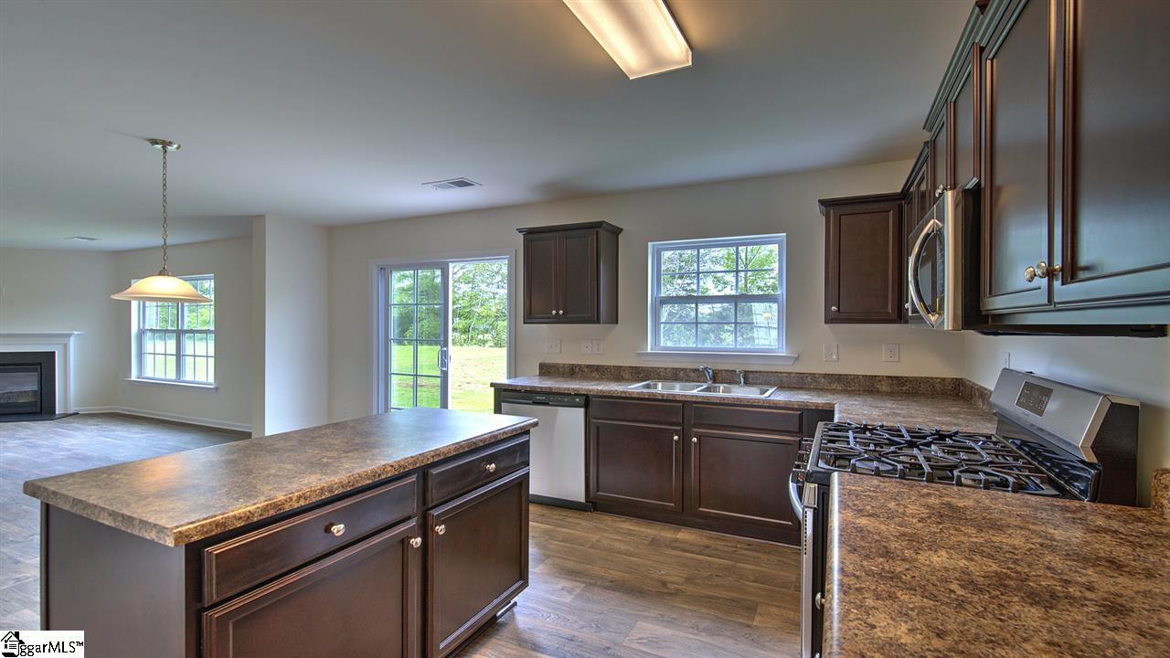 212 Hillendale Way Pelzer, SC 29669 - Photo 12 of 32