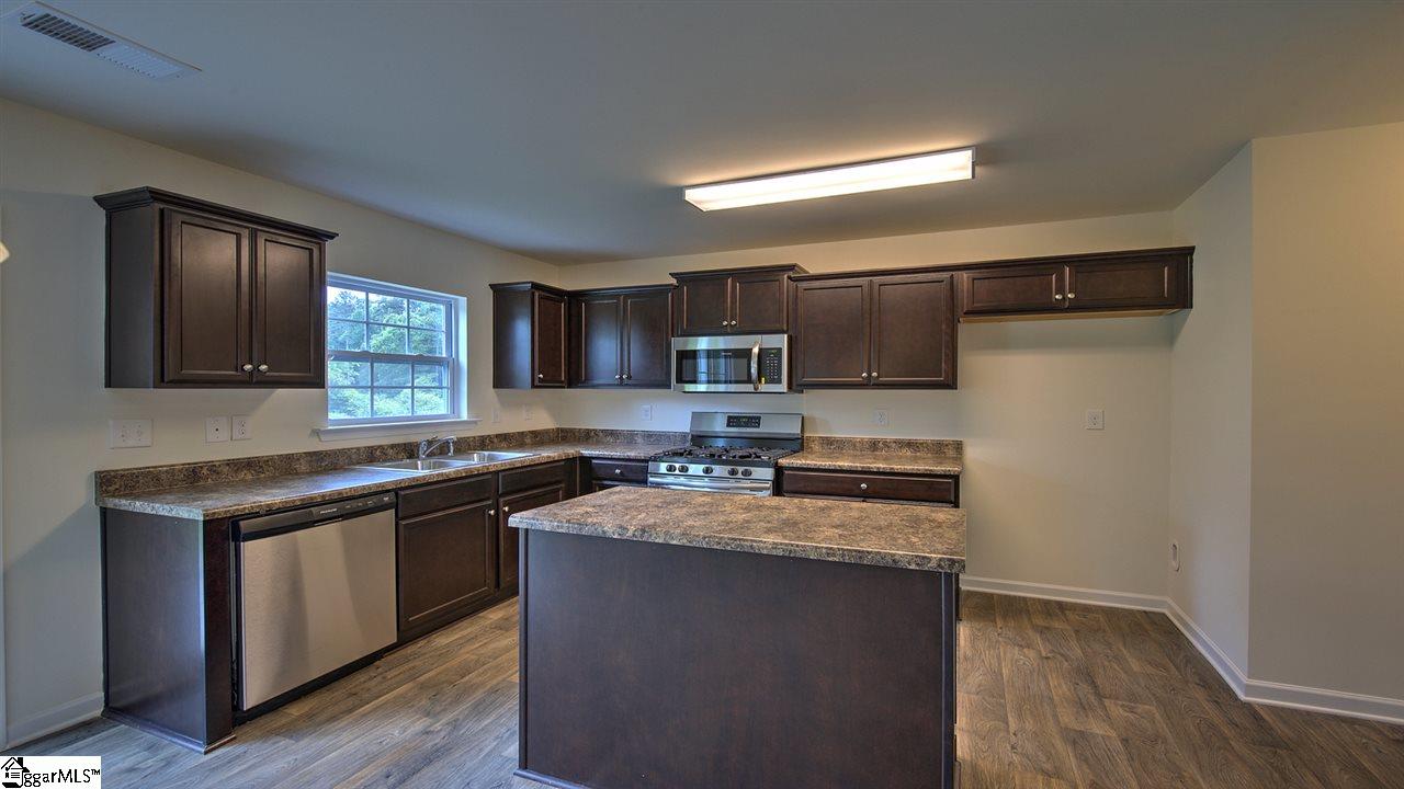 212 Hillendale Way Pelzer, SC 29669 - Photo 16 of 32