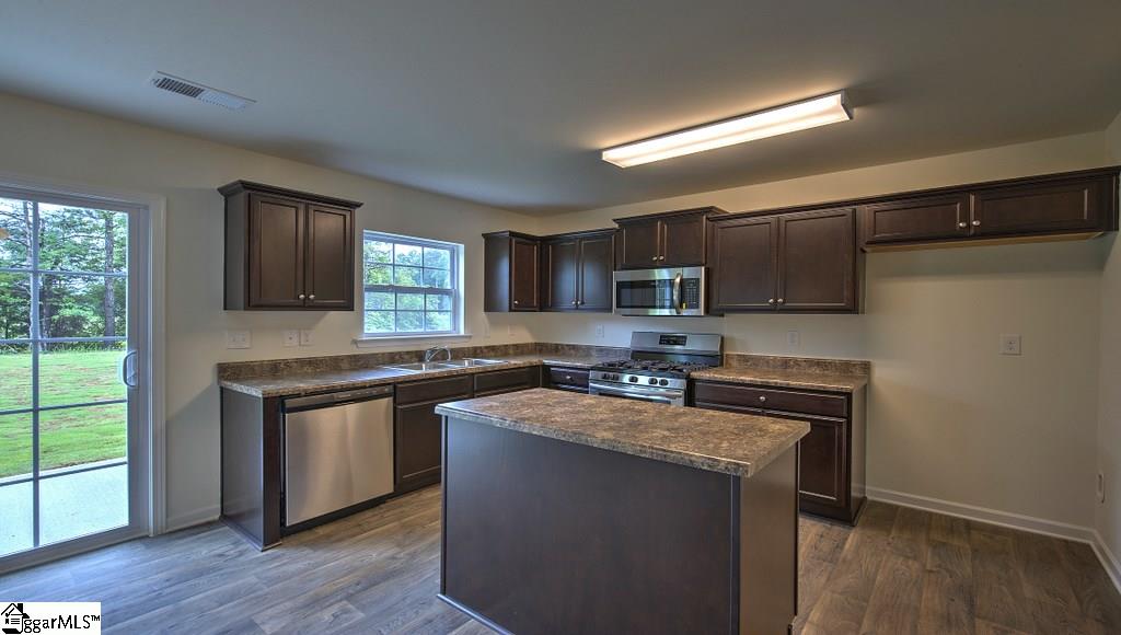 212 Hillendale Way Pelzer, SC 29669 - Photo 17 of 32