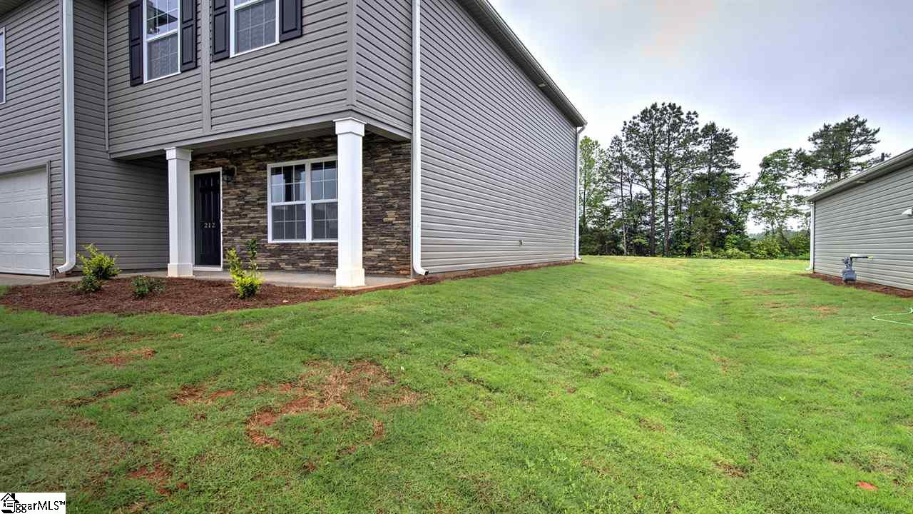 212 Hillendale Way Pelzer, SC 29669 - Photo 3 of 32