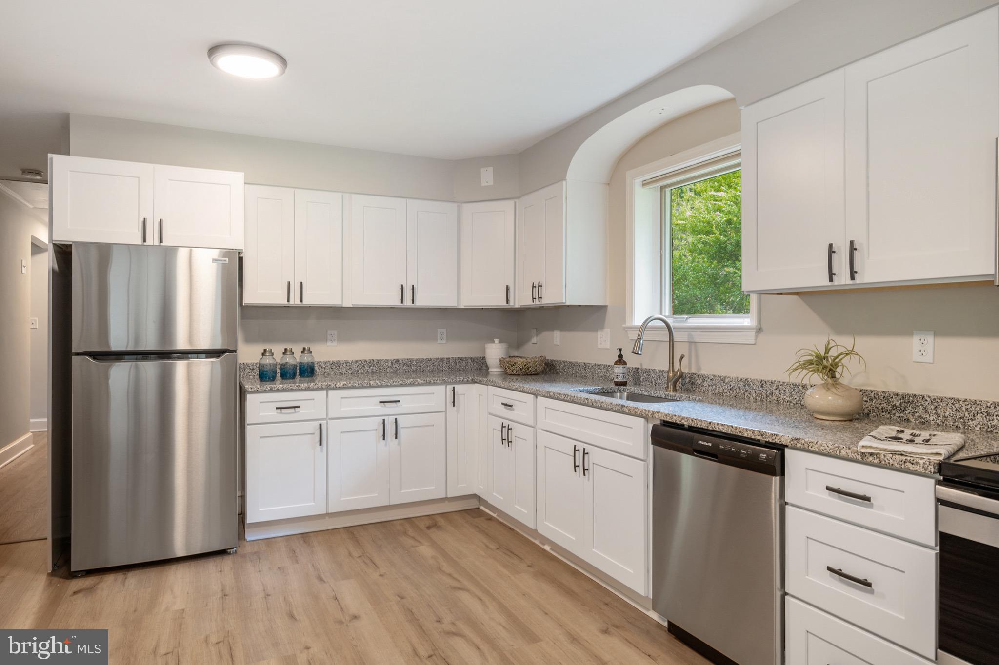 6431 Sleepy Ridge Road Falls Church, VA 22042 - Photo 19 of 63 Kitchen Alt View