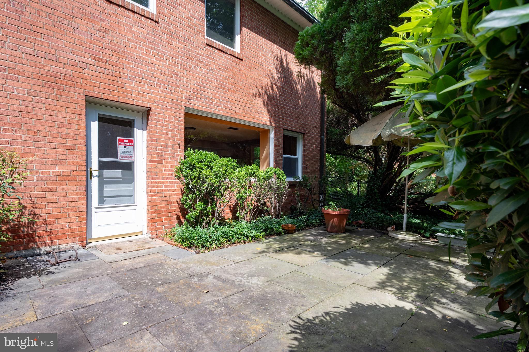 6431 Sleepy Ridge Road Falls Church, VA 22042 - Photo 53 of 63 Exterior Rear