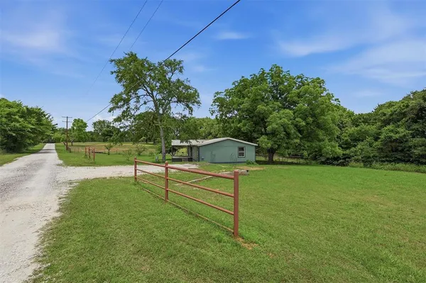 $259,900 | 150 Gilbreath Road, Sadler, TX 76264