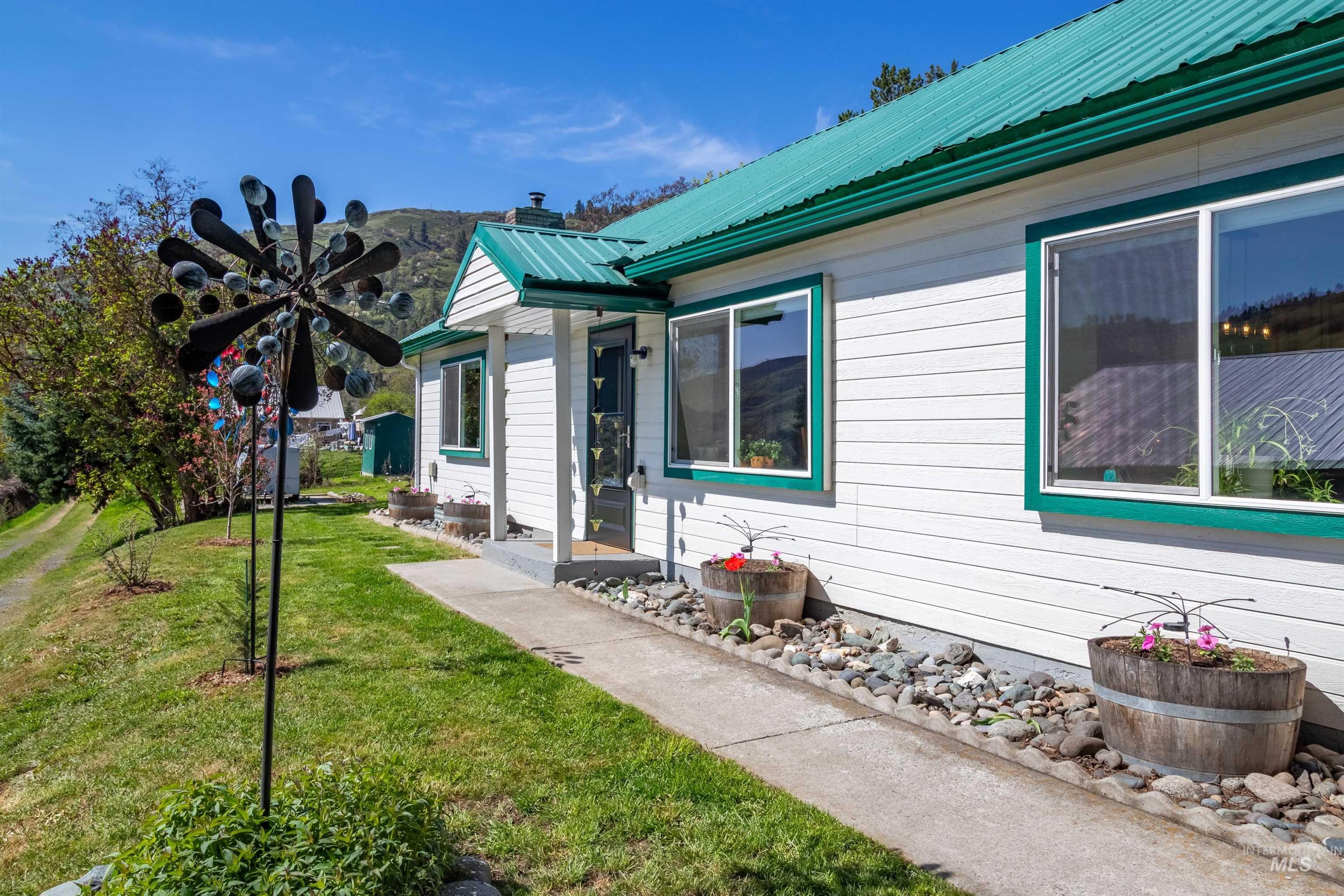 305 3rd Street Juliaetta, ID 83535 - Photo 2 of 50