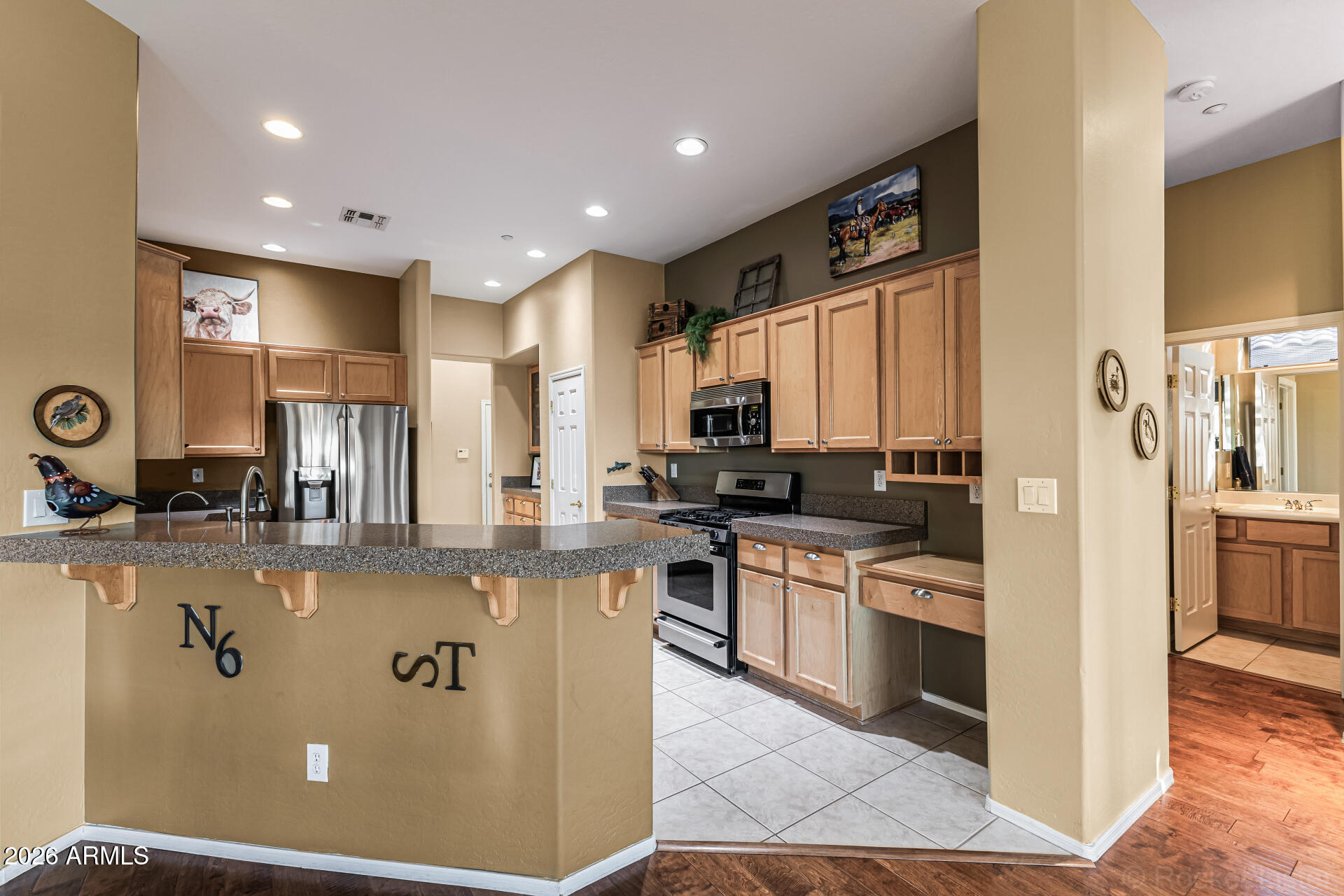 42008 North Anthem Springs Road Anthem, AZ 85086 - Photo 11 of 39 42008 N Anthem Springs Rd- Kitchen (1)