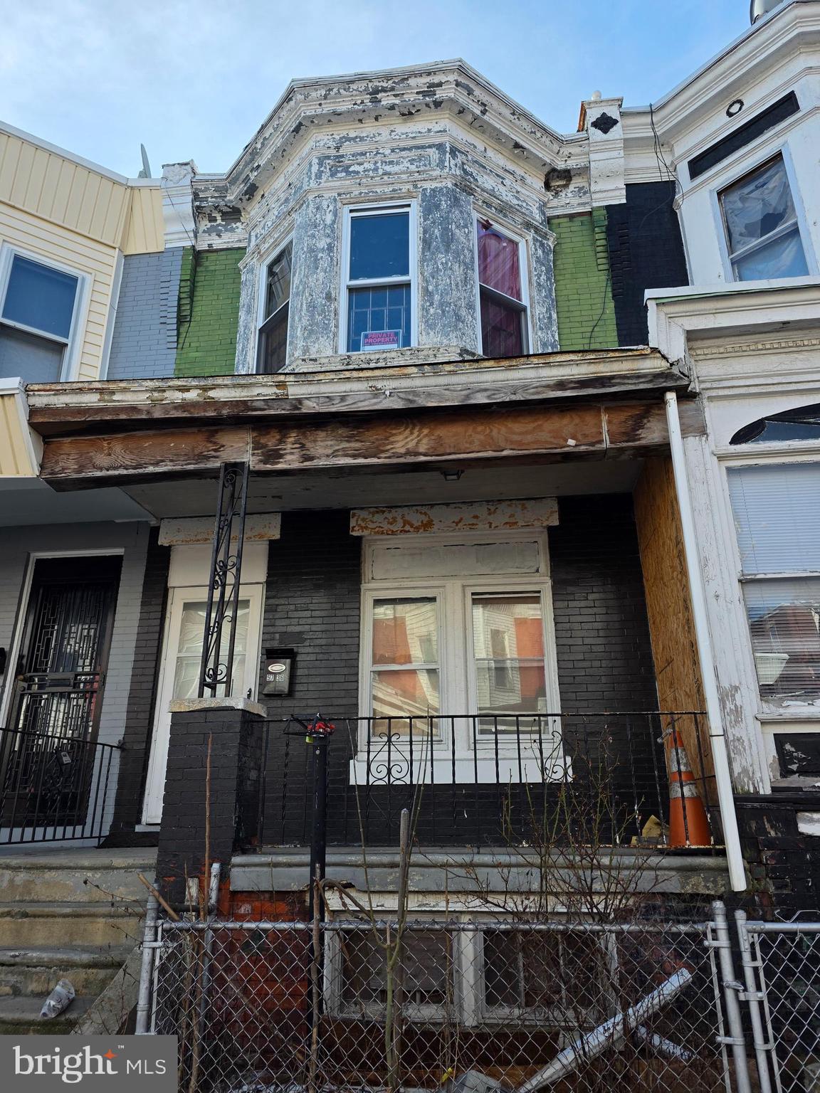5736 Malcolm St  