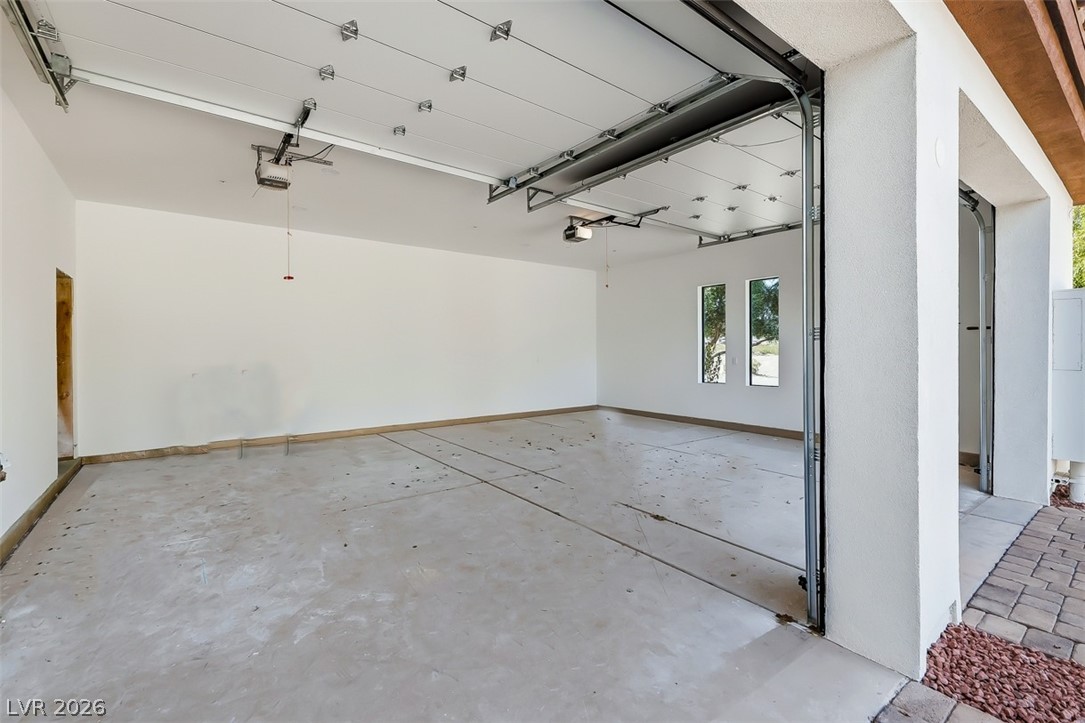 1140 Julie Road Henderson, NV 89002 - Photo 64 of 71 1140 JULIE RD HENDERSON NV 89002
One of multiple oversized garages.