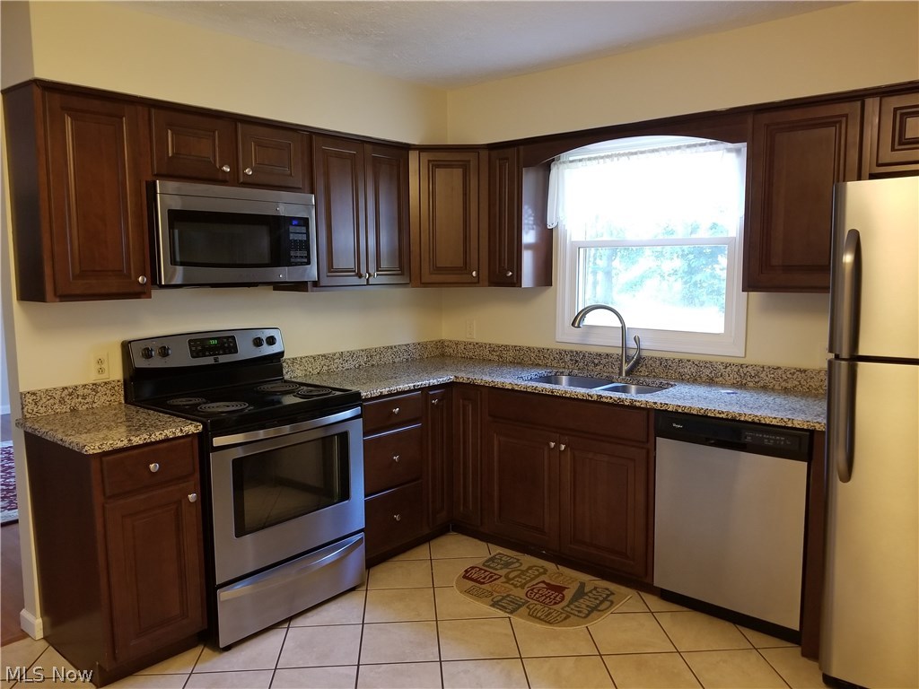 1190 Morrow Road Kent, OH 44240 - Photo 10 of 35