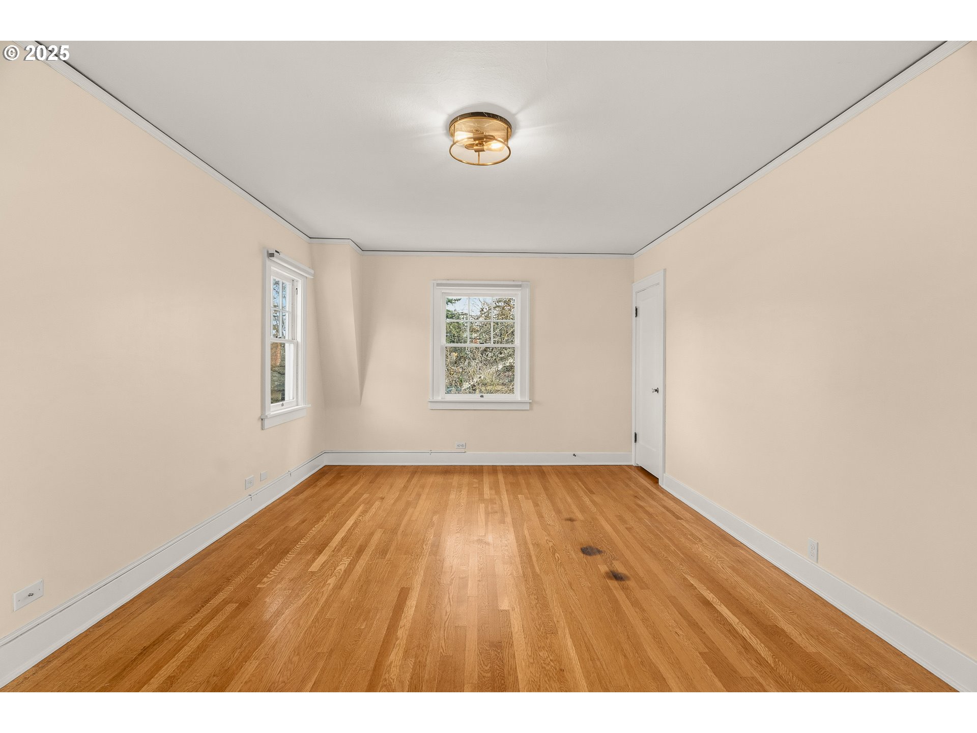 1825 Northeast 53rd Avenue Portland, OR 97213 - Photo 22 of 41 a view of an empty room with a window