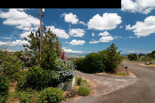 17 Holopuni Road Kula, HI 96790 - Photo 28 of 30 a view of a bunch of trees in the background