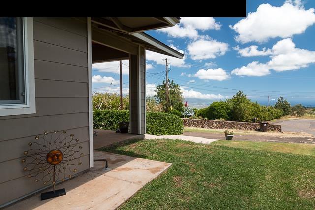 17 Holopuni Road Kula, HI 96790 - Photo 6 of 30 a view of a garden with a bench