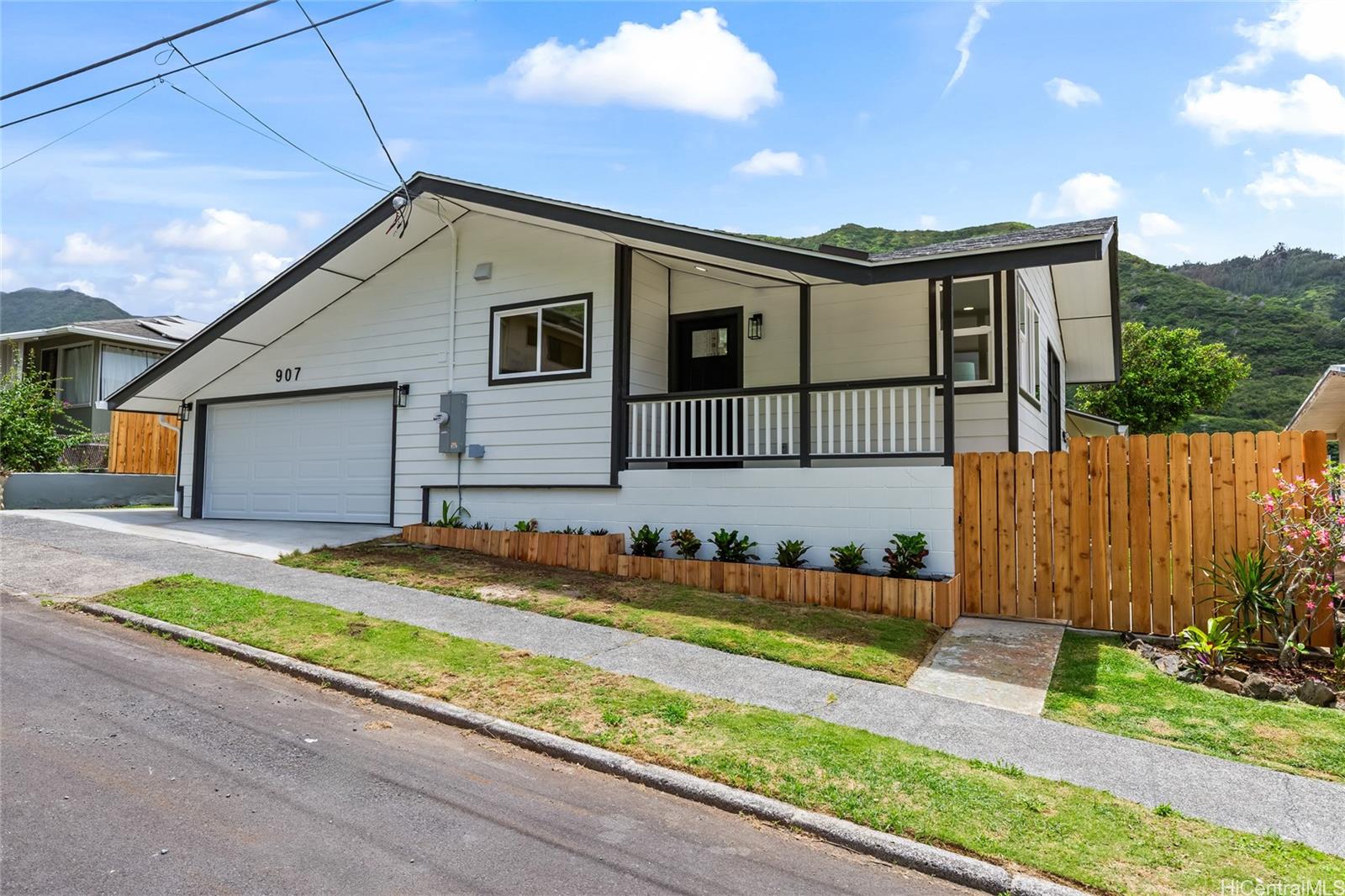 907 Ahuwale Street Honolulu, HI 96821 - Photo 22 of 25 Front of property