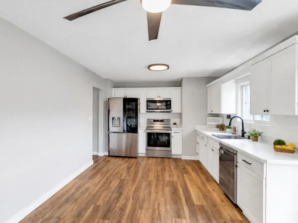 $405,000 | 1320 Elm Drive, Schaumburg, IL 60193