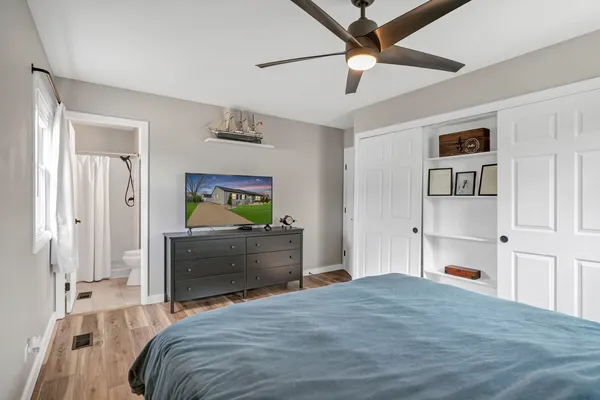 $405,000 | 1320 Elm Drive, Schaumburg, IL 60193