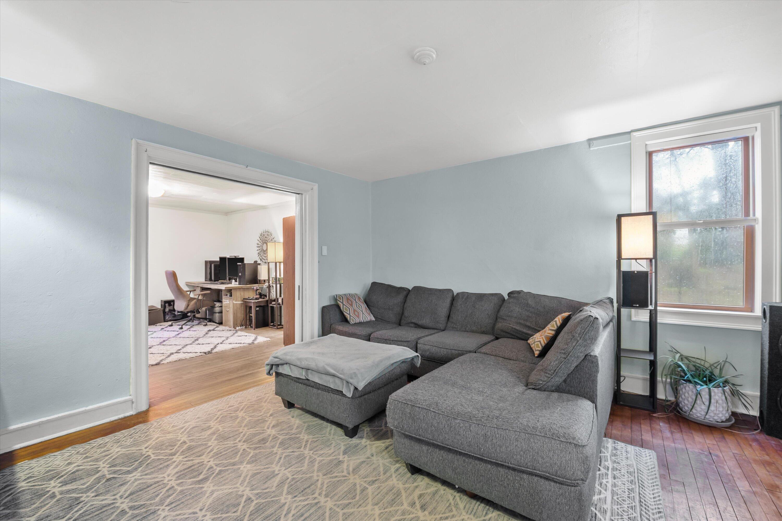10806 West Freistadt Road Mequon, WI 53097 - Photo 11 of 33 Living Room