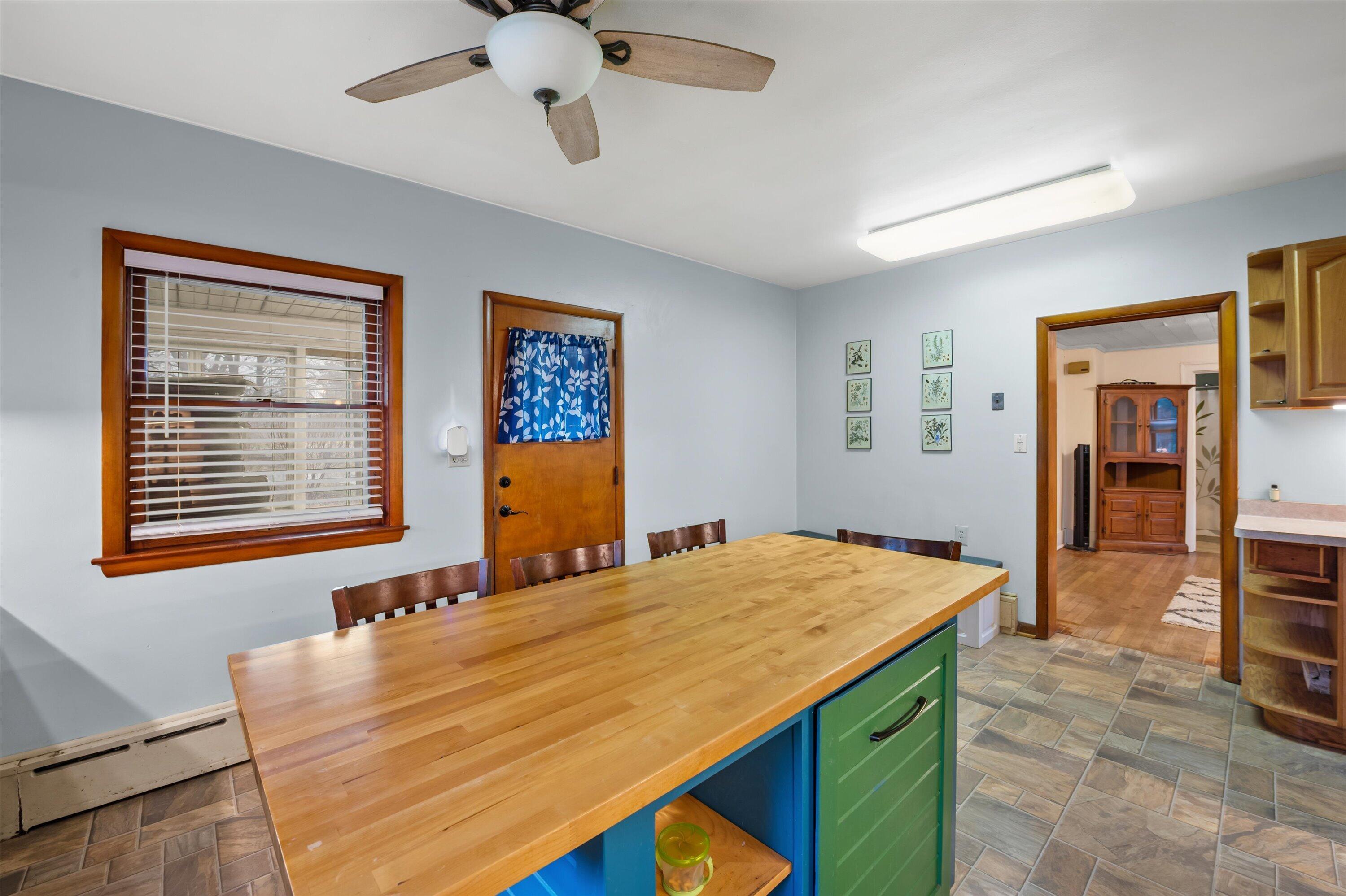 10806 West Freistadt Road Mequon, WI 53097 - Photo 6 of 33 Kitchen
