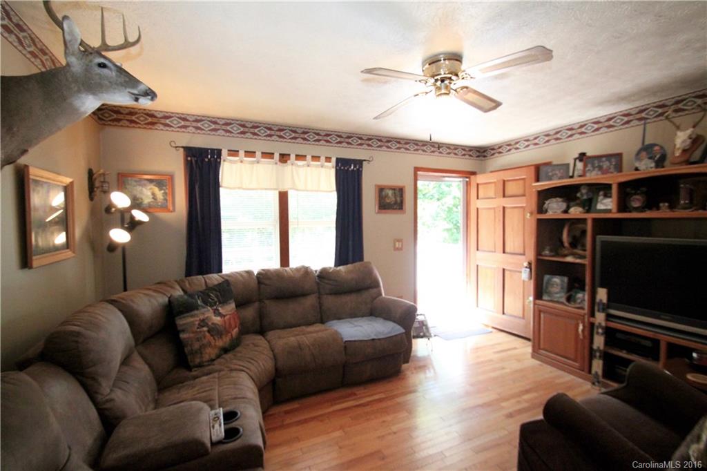 181 Davis Cove Road, Unit 18 Waynesville, NC 28786 - Photo 3 of 17 Gallery Image 3
