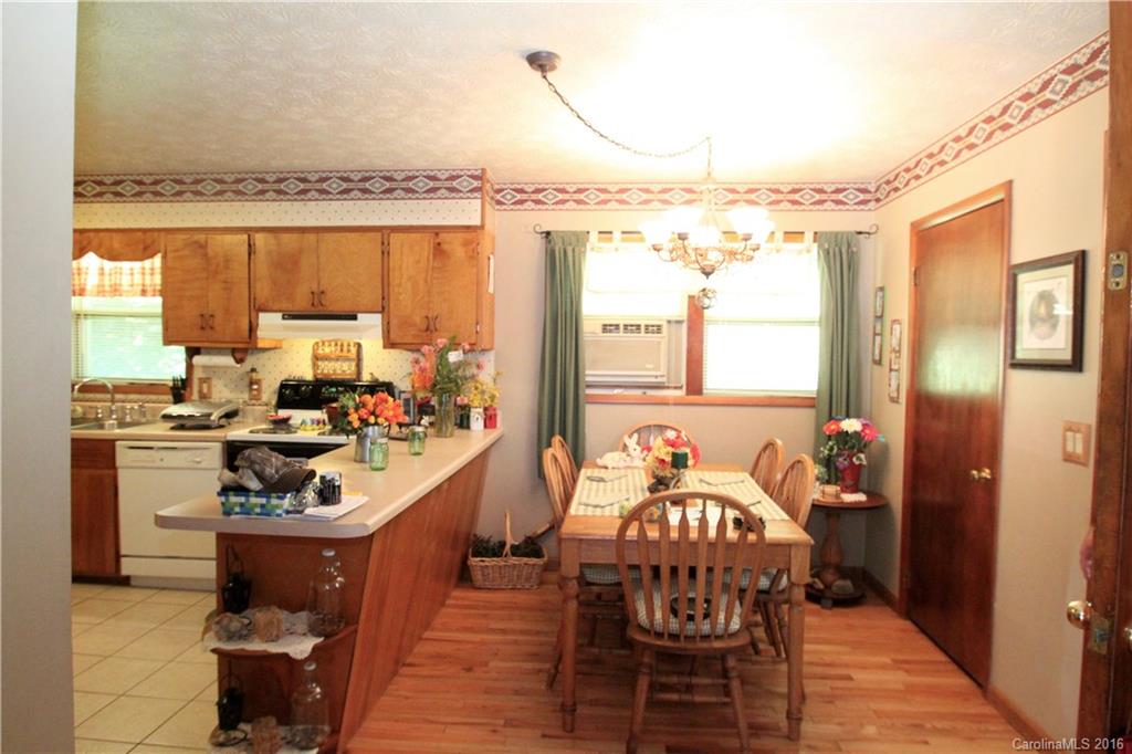 181 Davis Cove Road, Unit 18 Waynesville, NC 28786 - Photo 5 of 17 Gallery Image 5