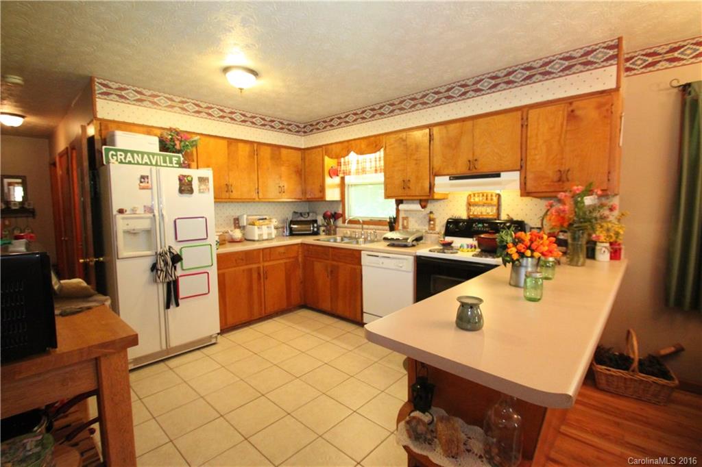 181 Davis Cove Road, Unit 18 Waynesville, NC 28786 - Photo 6 of 17 Gallery Image 6