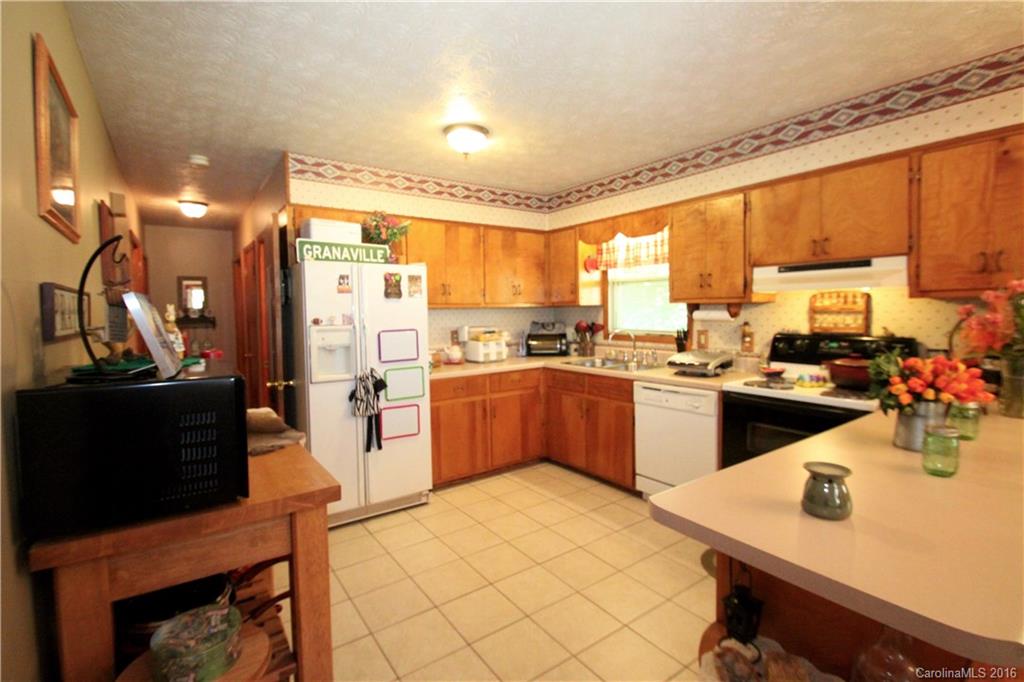 181 Davis Cove Road, Unit 18 Waynesville, NC 28786 - Photo 8 of 17 Gallery Image 8