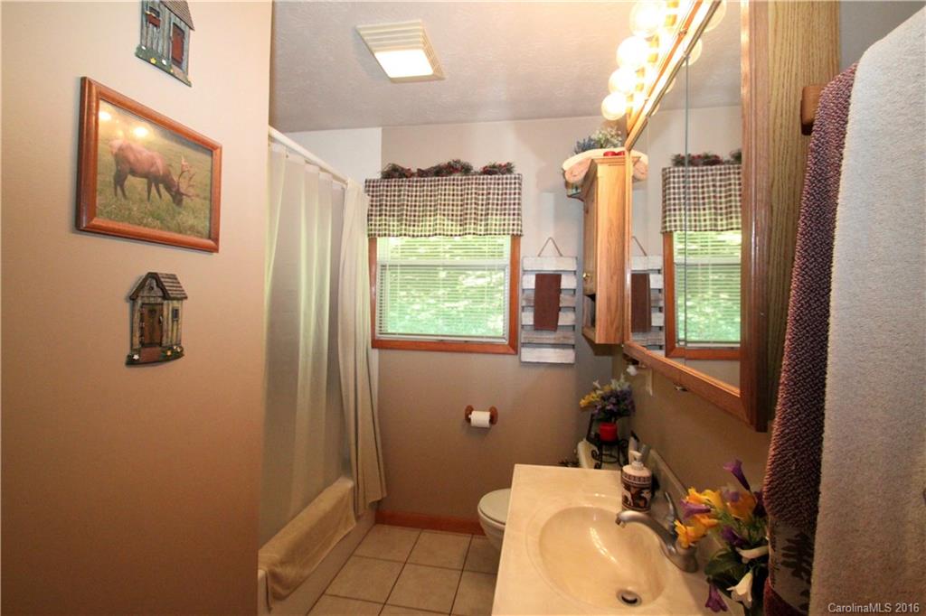 181 Davis Cove Road, Unit 18 Waynesville, NC 28786 - Photo 9 of 17 Gallery Image 9