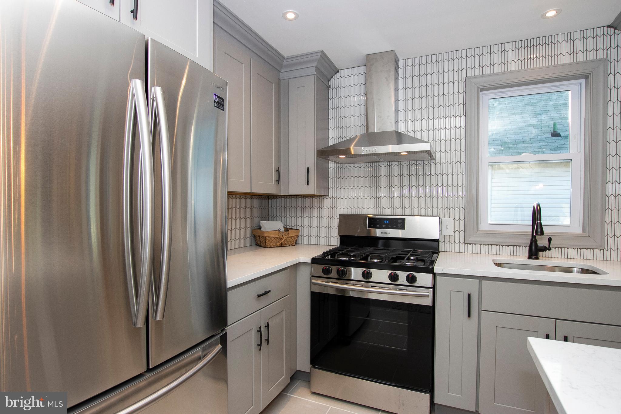 3032 Parktowne Road Baltimore, MD 21234 - Photo 14 of 37 Stainless Steel Appliances