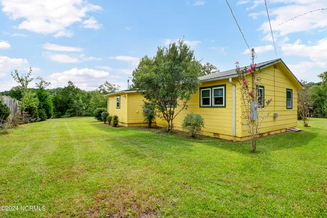 $1,900 | 1126 Old Folkstone Road, Sneads Ferry, NC 28460